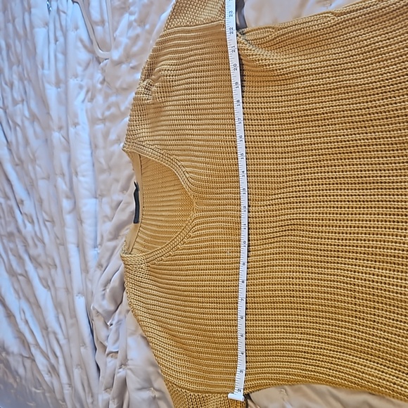 Jenni Kayne Cotton Cabin Sweater in Mustard Color Small EEUC PRICE IS FIRM - Picture 5 of 17